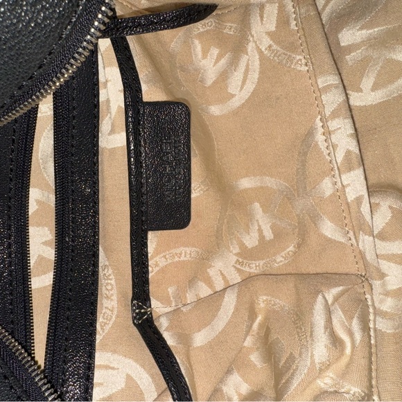 Michael Kors Black Leather Slouchy Shoulder/Duffle Bag - Picture 9 of 10